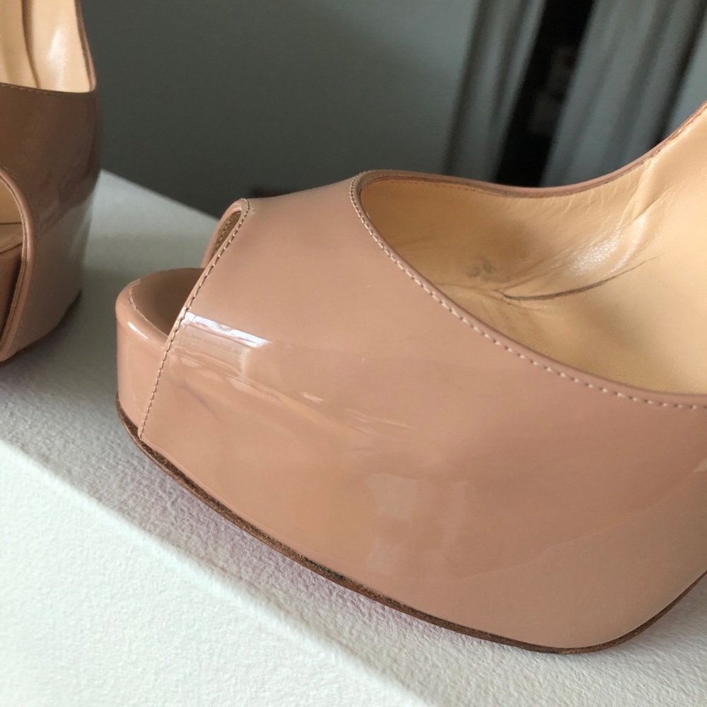 Christian Louboutin Nude Patent Leather Stiletto Pumps with Red Soles - Picture 15 of 15